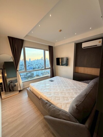 ทรู ทองหล่อ / Thru Thonglor