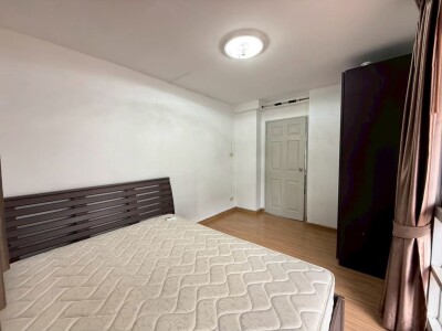 อัสสกาญจน์ เพลส ทวิน คอนโด / Ussakan Place Twin Condo