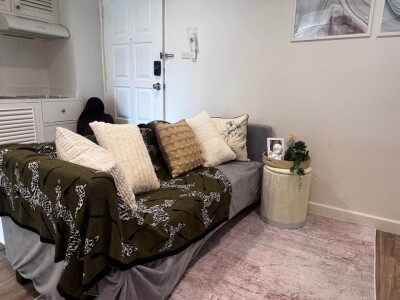 49 สวีท / 49 Suite