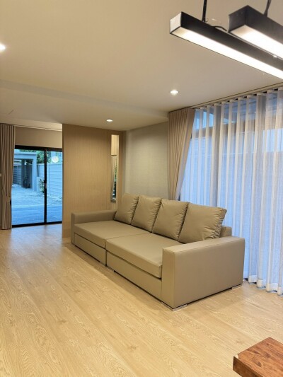 โคโม่ โบทานิก้า บางนา