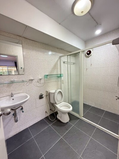 อัสสกาญจน์ เพลส ทวิน คอนโด / Ussakan Place Twin Condo