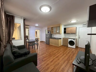 อัสสกาญจน์ เพลส ทวิน คอนโด / Ussakan Place Twin Condo