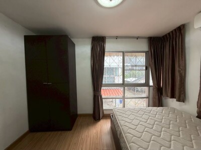 อัสสกาญจน์ เพลส ทวิน คอนโด / Ussakan Place Twin Condo