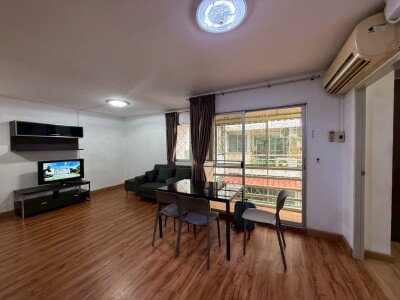 อัสสกาญจน์ เพลส ทวิน คอนโด / Ussakan Place Twin Condo