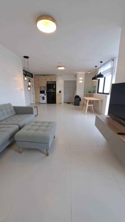 เจ. ซี. ทาวเวอร์ / J.C. Tower-1