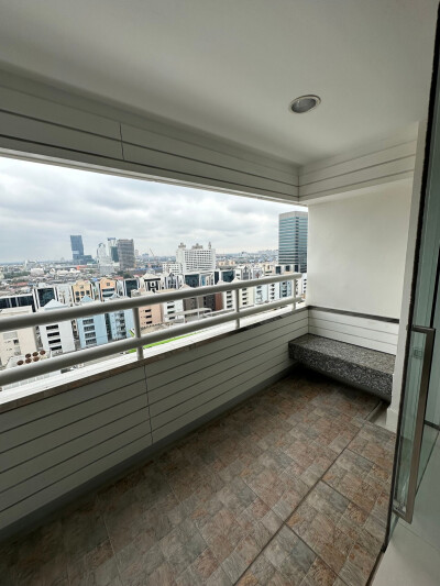 เซ็นทรัลซิตี้ บางนา อีสทาวเวอร์ / Central City East Tower