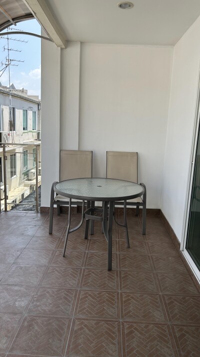 ไพลิน ปาร์ค รัตนาธิเบศน์