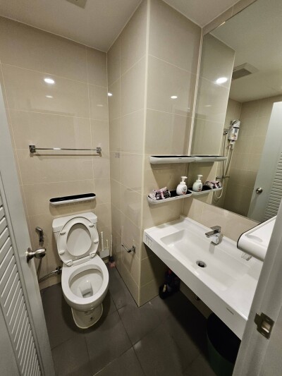 เอ สเปซ เมกา / A space Mega-10