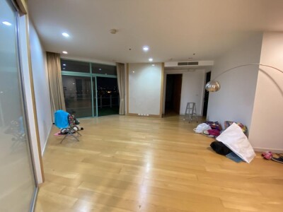 ชาเทรียม ริเวอร์ไซด์ เรสซิเด้นท์ / • พื้นที่กว้างขวางถึง 251.45 ตร.ม.-1