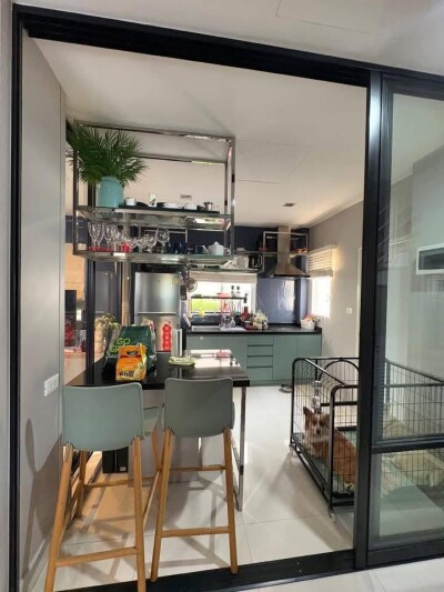 เทรนดี้ ธารา บางนา