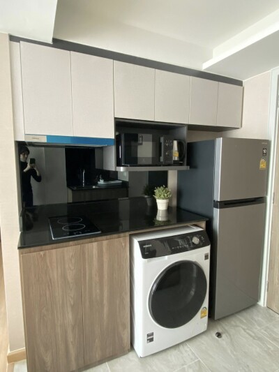 ลอยด์ ศูนย์วิจัย - ทองหล่อ / LLOYD Soonvijai - Thonglor