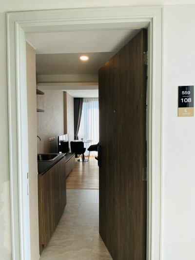 ลอยด์ ศูนย์วิจัย - ทองหล่อ / LLOYD Soonvijai - Thonglor