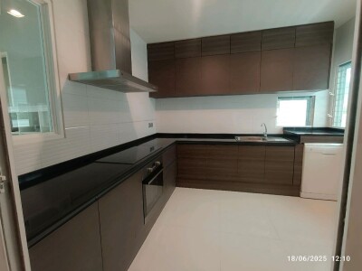 มัณฑนา 2 บางนา กม.7 / เนื้อที่บ้าน 124 ตร.วา เนื้อที่ใช้สอย 335 ตร.เมตร-25