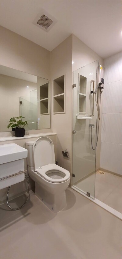 ไลฟ์ ลาดพร้าว / Life Ladprao