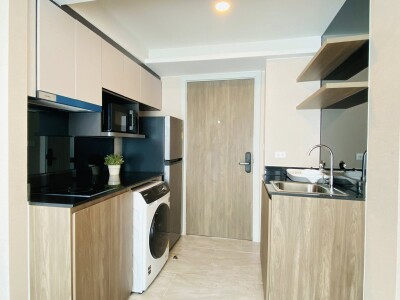 ลอยด์ ศูนย์วิจัย - ทองหล่อ / LLOYD Soonvijai - Thonglor