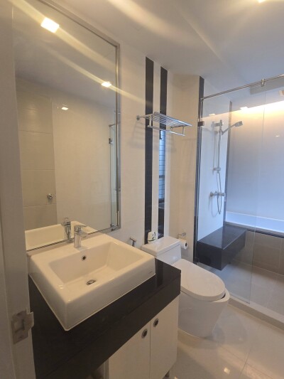 เบเวอรี่ 33 / Beverly 33