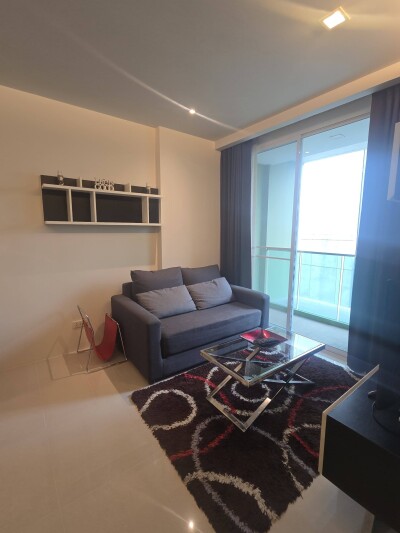 เบเวอรี่ 33 / Beverly 33