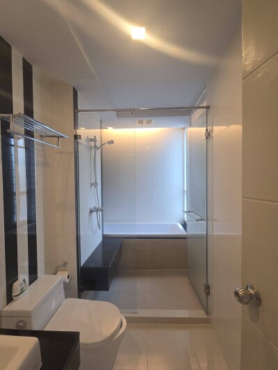 เบเวอรี่ 33 / Beverly 33