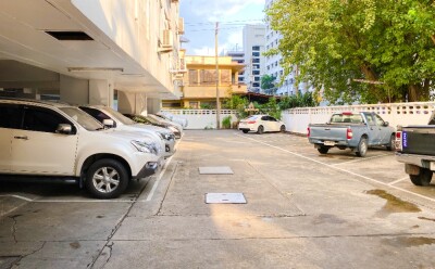 บางรัก คอนโดมิเนียม / Bangrak Condominium-11