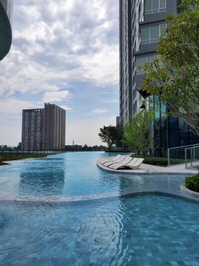 เอลลิโอ สาทร - วุฒากาศ / Elio Sathorn - Wutthakat