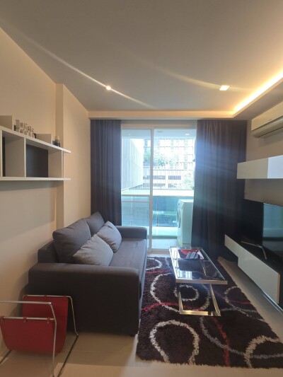 เบเวอรี่ 33 / Beverly 33