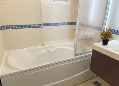 ไลฟ์ แอท สุขุมวิท 65 / * 1 ห้องนอน, 1 ห้องรับแขก, 1 ห้องครัว, 1 ห้องน้ำ มีอ่างอาบน้ำ-9