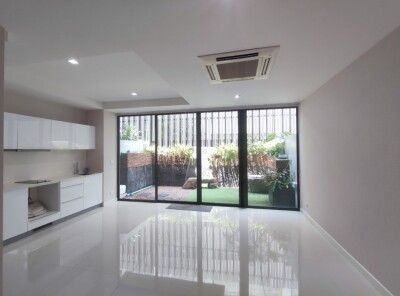 🔥🔥 ให้เช่า ทาวน์โฮม 4 ชั้น Park Lane Ekkamai 22 🔥🔥-3