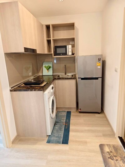 เอลลิโอ สาทร - วุฒากาศ / Elio Sathorn - Wutthakat