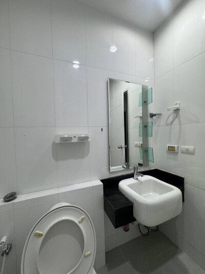 เอสโทร คอนโดมิเนียม / Astro Condominium-8