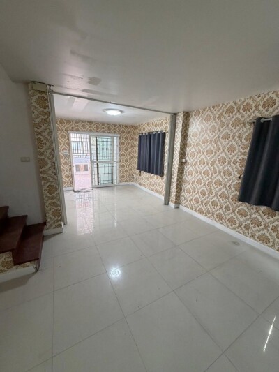 ไลโอ วงแหวน - ปิ่นเกล้า (ซอยวัดพระเงิน)-3