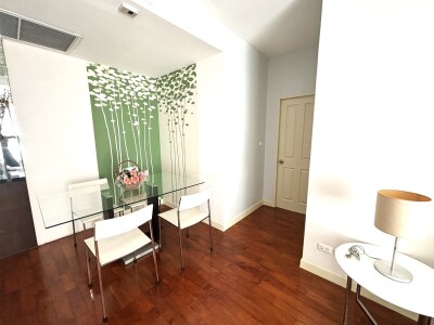 สิริ เรสซิเด้นซ์ สุขุมวิท 24 / Siri Residence Sukhumvit 24