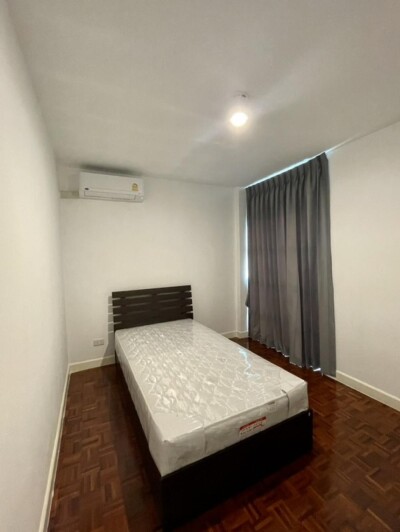 ริเวียร่า คอนโดมิเนียม / Riviera Condominium-3