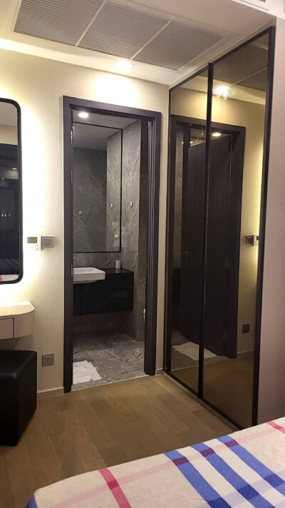 แอชตัน อโศก / Ashton Asoke