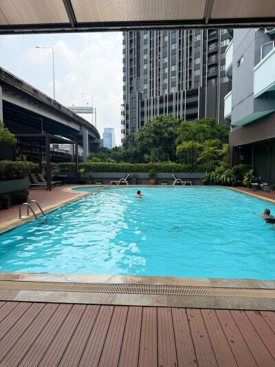 วิทยุ คอมเพล็กซ์ / Wittayu Complex-4