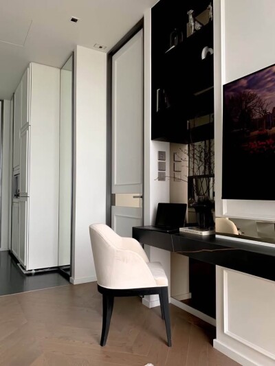 28 ชิดลม / 28 Chidlom