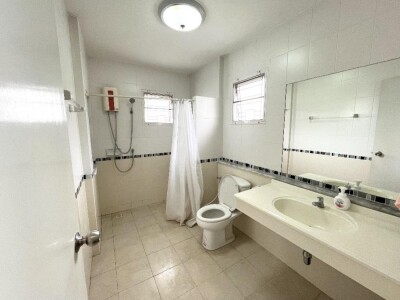 ชวนชื่นโมดัส แจ้งวัฒนะ