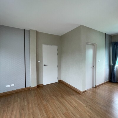 แกรนด์ พลีโน่ เมกา บางนา