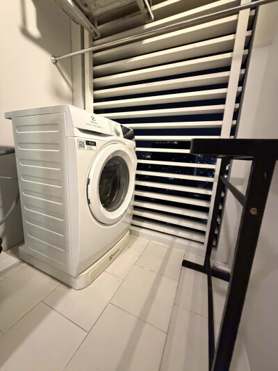 เดอ ลาพีส จรัญ 81 / De Lapis Charan 81-12