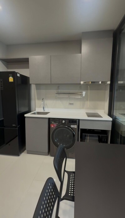 ไลฟ์ อโศก ไฮป์ / Life Asoke Hype-8