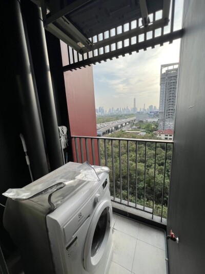 ไลฟ์ อโศก ไฮป์ / Life Asoke Hype