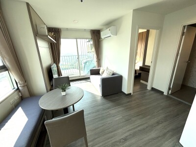 เดอะทรัสต์ @ BTS เอราวัณ / The Trust @ BTS Erawan-4