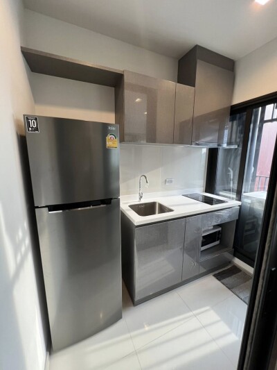 ไลฟ์ อโศก ไฮป์ / Life Asoke Hype