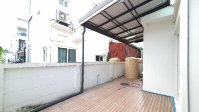 เดอะริคโค้ ทาวน์ วัชรพล / ชั้น 2 มี 2 ห้องนอน 2 ห้องน้ำในตัว มีแอร์ในห้องหน้า-24