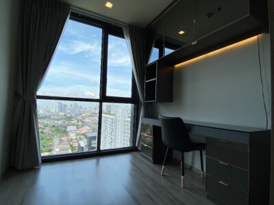 เดอะ ไลน์ วงศ์สว่าง / The Line Wongsawang