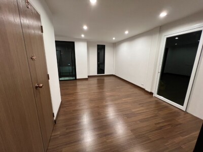 อัปเดตล่าสุด 10/9/2567: ให้เช่า Home office 3 ชั้น บางนากม.5 ติดถนนในซอยวัดคลองปลัดเปรียง ทะลุถนนบางนาตราดและศรีนครินทร์