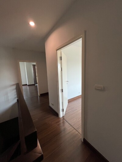 อัปเดตล่าสุด 10/9/2567: ให้เช่า Home office 3 ชั้น บางนากม.5 ติดถนนในซอยวัดคลองปลัดเปรียง ทะลุถนนบางนาตราดและศรีนครินทร์