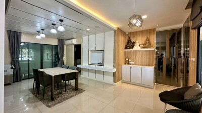 เดอะ คอนเนค 41 แจ้งวัฒนะ - ติวานนท์ / ทาวโฮม 2 ห้องคู่ ชั้นล่างทะลุถึงกัน 2 ห้องโถงชั้นล่าง-6