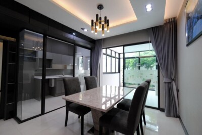 เดอะ แลนด์มาร์ค เอกมัย - รามอินทรา