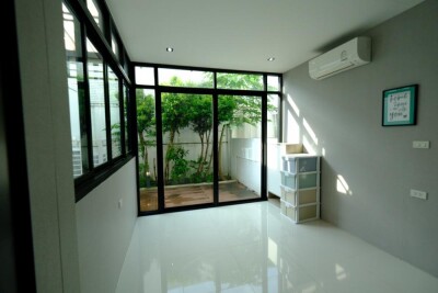 เดอะ แลนด์มาร์ค เอกมัย - รามอินทรา