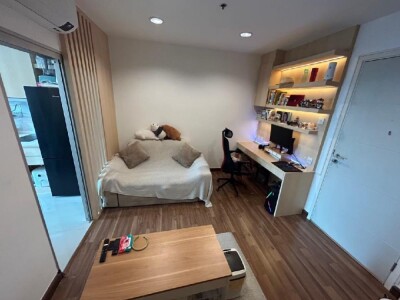 เซ็นทริค ติวานนท์ สเตชั่น / ขนาด : 33 ตร.ม. ชั้น : 38 วิวดี รับลม วิวสระว่ายน้ำ ปล.ห้องที่เห็นวิวสระมีเพียง14ห้อง